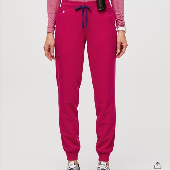 Ultra Rose Figs Scrub Set - Picture 3 of 6